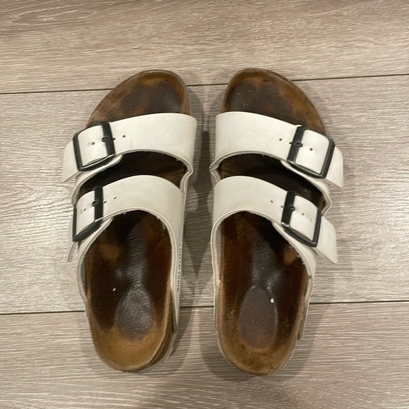 White Arizona Sandal Birkenstocks - Picture 1 of 4